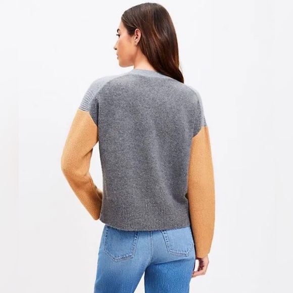 NWT Loft Colorblock Ribbed Sleeve V-Neck Cardigan Sweater Size Small. - Picture 2 of 7